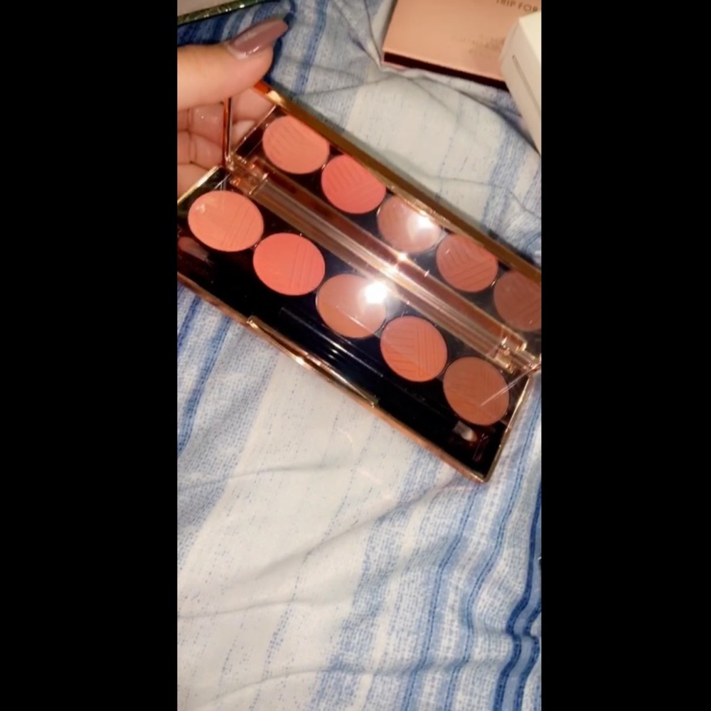 makeup - Picture 3 of 3